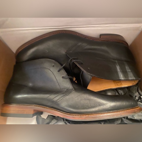 (NEW) Saks Fifth Avenue Men\'s Black Leather Chukka Boots 12(BRAND NEW IN BOX) main image 7